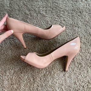 Fergalicious by Fergie heels size 8